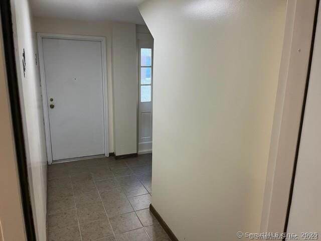Building Photo - 181 Loomis Dr