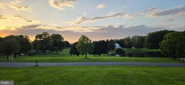 Building Photo - 2713 Wesleyan Dr