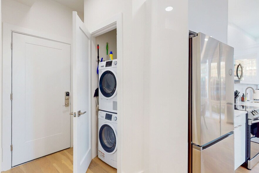 Building Photo - 38 Hichborn St