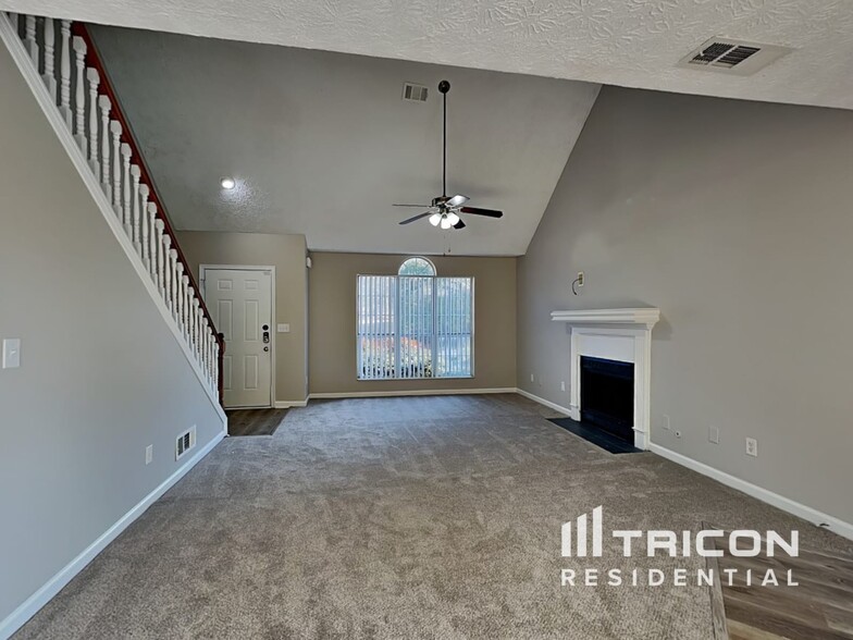 Building Photo - 1791 Killarney Dr SW