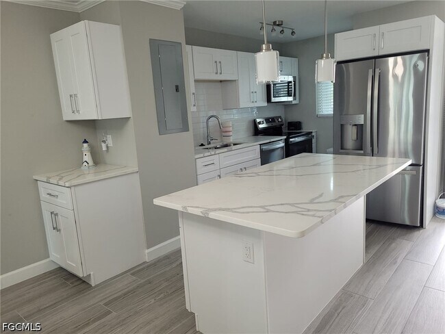 Building Photo - 7400 Estero Blvd