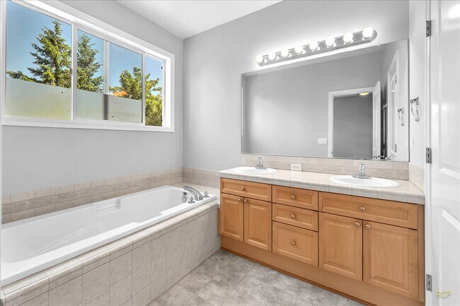 Building Photo - 15097 Spy Glass Ln