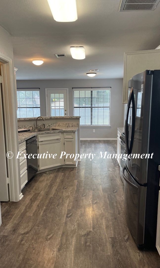 Building Photo - 403 Bowen Cir