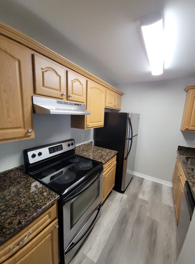 Kitchen - 4708 Walden Cir