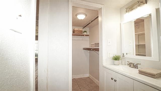 Building Photo - 5638 Marina Dr