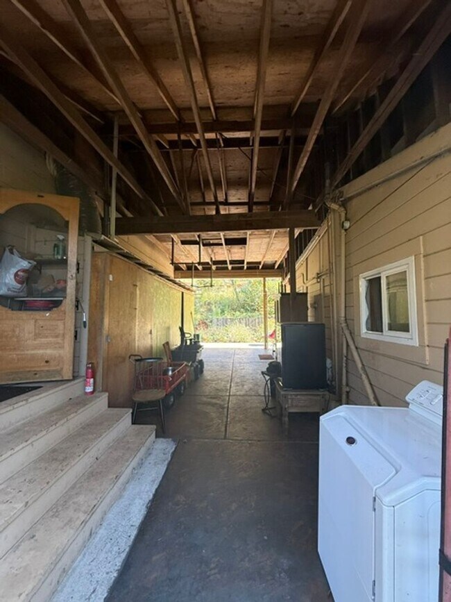 Building Photo - 16715 Coleman Valley Rd