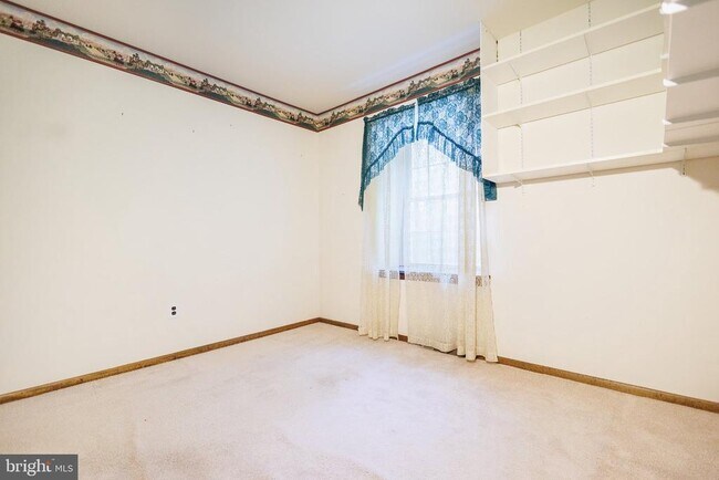 Building Photo - 2294 Linden Ave