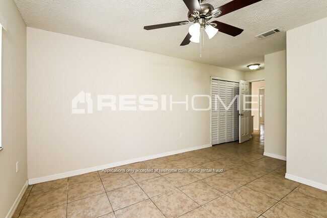 Building Photo - 1313 Bramblewood Dr