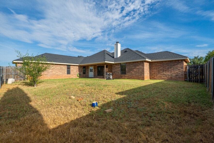 Building Photo - 6013 Stratford Ave