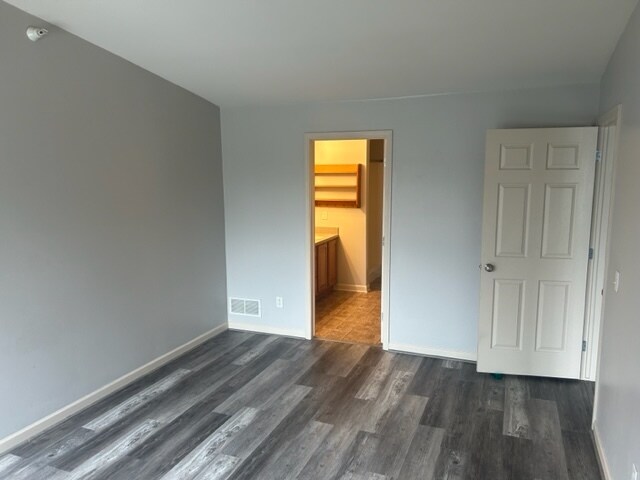 Building Photo - 3300 Hilton Rd