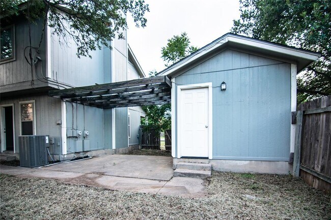Building Photo - 8807 Springmail Cir