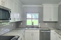 Building Photo - 17 Willowbrook Ln
