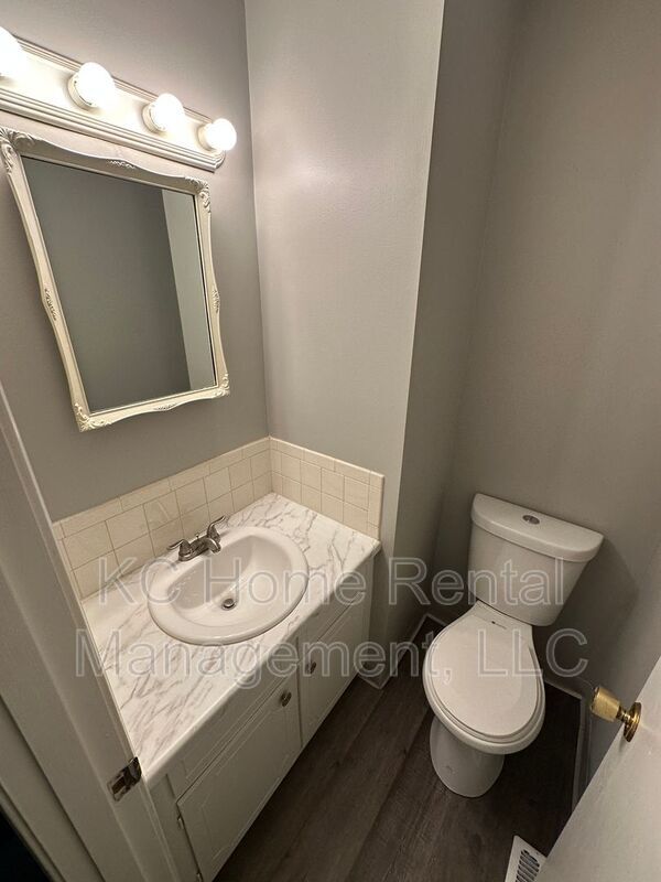 Building Photo - 6753 N Askew Cir