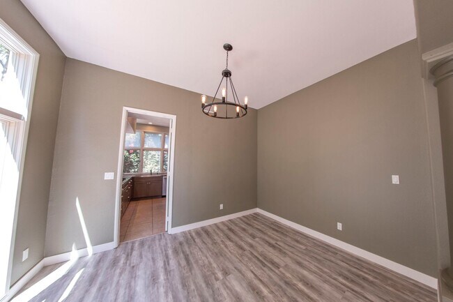 Building Photo - 9756 Keeneland Row