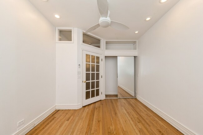 Building Photo - 1327 W Addison St