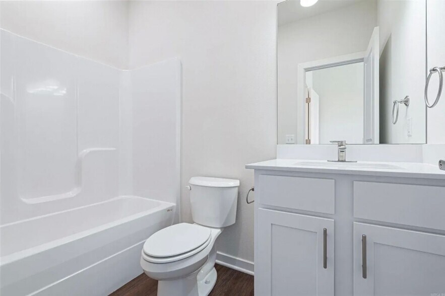 Building Photo - 707 Taylor St