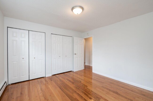 Building Photo - 54 Saint Germain St