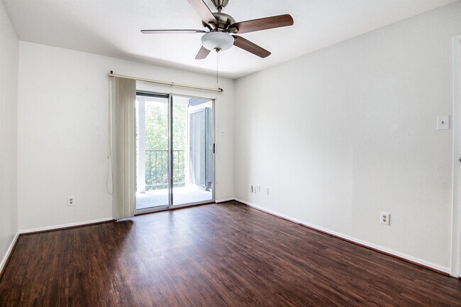 Building Photo - 18519 Egret Bay Blvd
