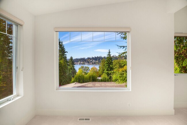 Building Photo - 4bd/3.5ba Kirkland House