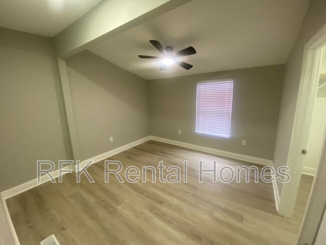 Building Photo - 2226 Langley Ave