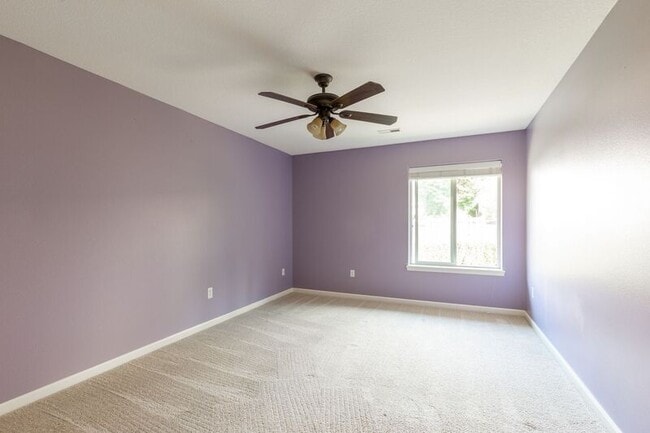 Building Photo - 11528 SE Verns Way