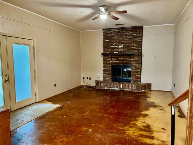 Building Photo - 1507 Franklin - For RENT!
