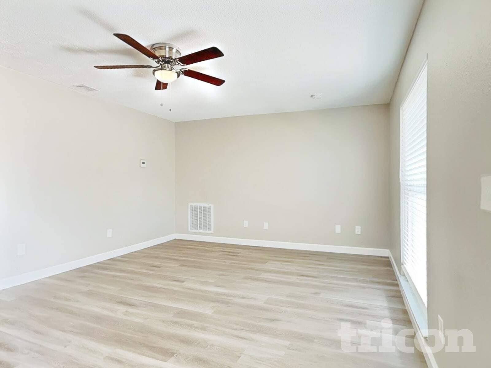 Building Photo - 902 Check Pl