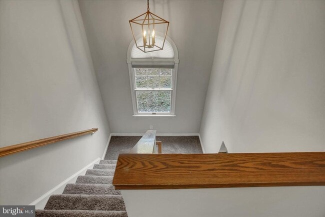 Building Photo - 2367 McCleary Dr