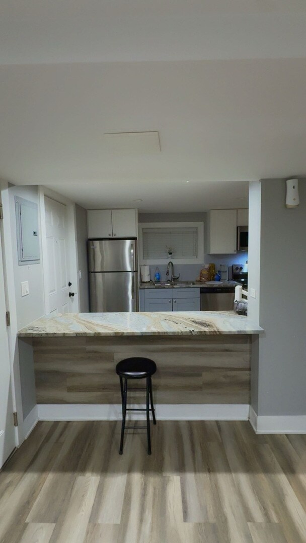 Building Photo - 5703 W Seminole St