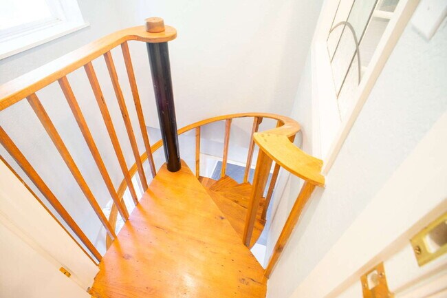 Building Photo - "Spacious 4-Bedroom Home in Fayetteville w...