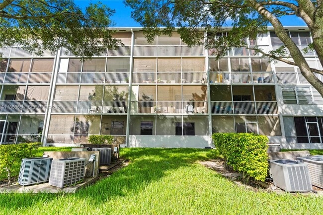 Building Photo - 301 SW 135th Ave