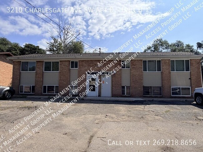 Building Photo - 3210 Charlesgate Ave SW