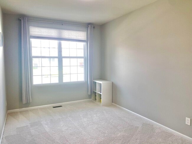 Building Photo - 2835 Dillon Dr