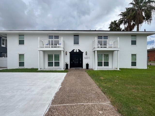 Primary Photo - 1601 Ocean Dr