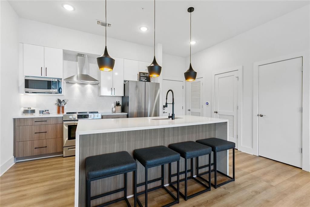 Building Photo - 112 Rogers St SE