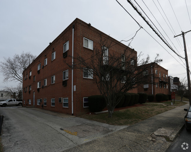 Building Photo - Elkins Court Apartments