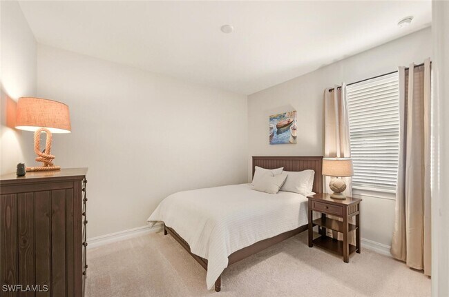 Building Photo - 28044 Sanibel Sands St