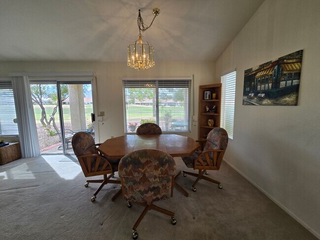 Building Photo - Fully Furnished single story 2 bed 2 bath ...