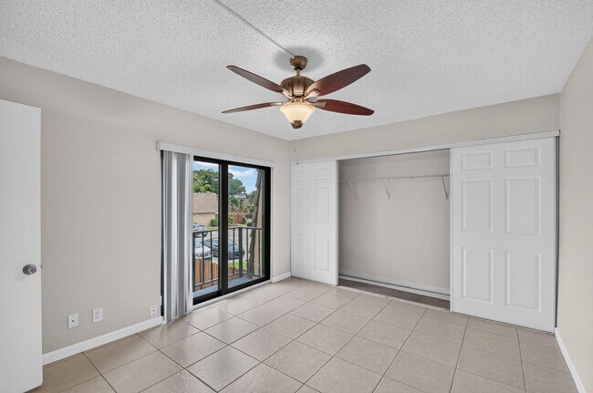 Building Photo - 744 Springdale Cir