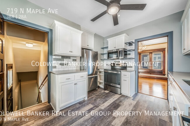 Building Photo - 719 N Maple Ave