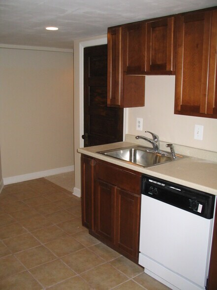 Building Photo - 1811 Kilbourne Pl NW