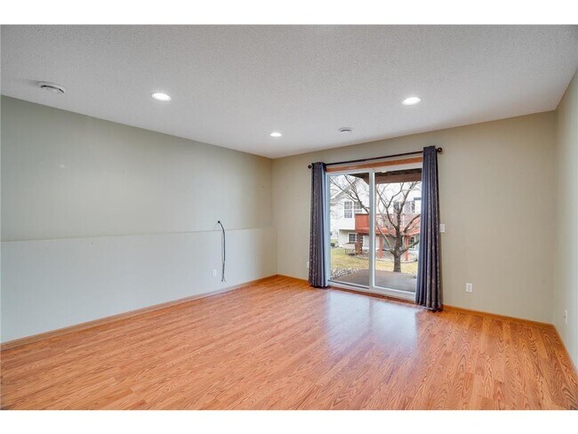 Building Photo - 917 Lindsey Ln
