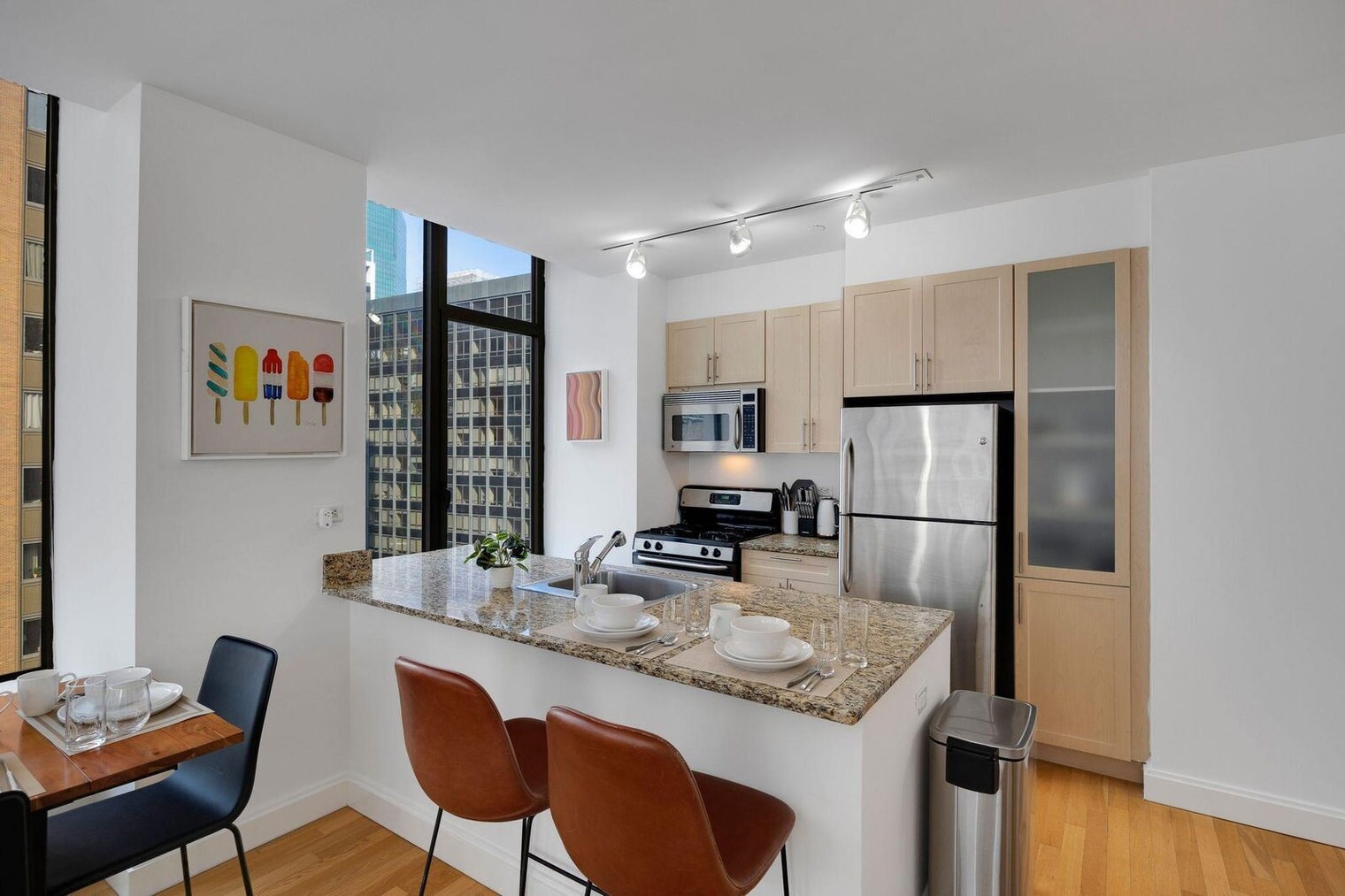 Building Photo - 10 Hanover Square