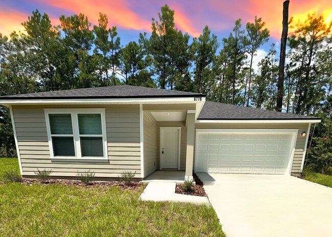 Primary Photo - Elegant 4 Bedroom Off Collins!