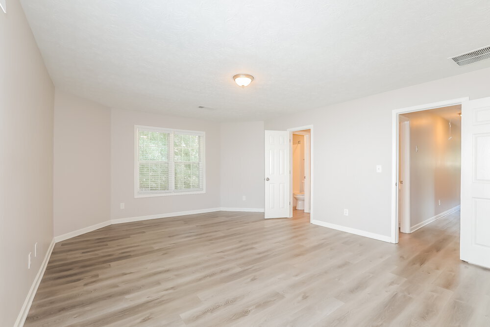 Building Photo - 611 Simon Park Cir