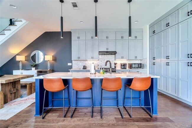 Building Photo - 7132 Fain Park Dr