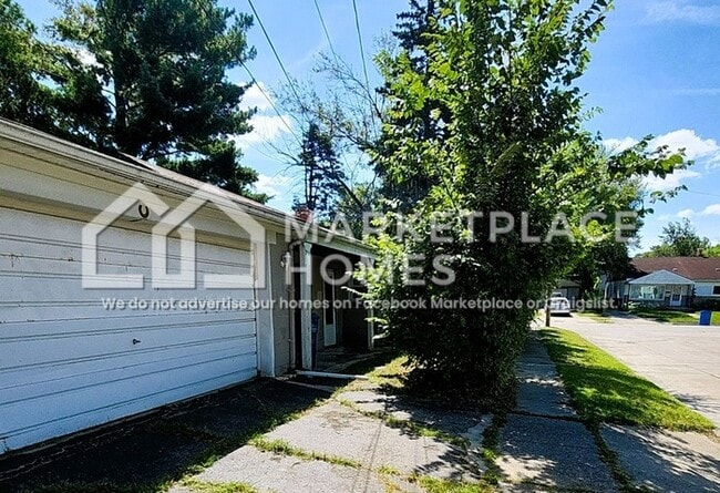 Building Photo - 14003 Hendricks Ave