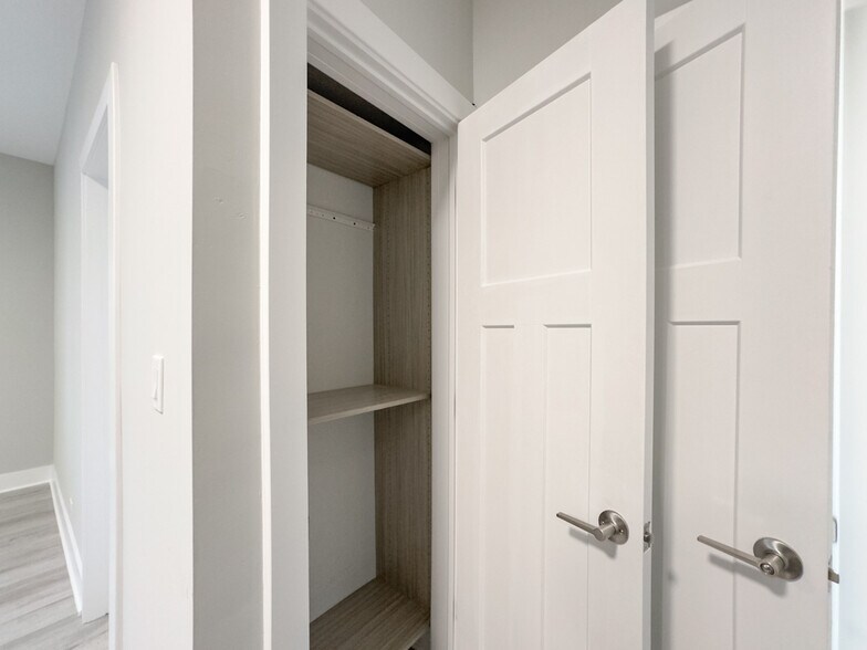 Building Photo - 373 Hazel Ave