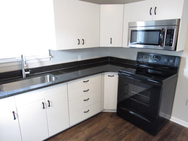 Building Photo - North Nashville 3 bedroom home with renovations!