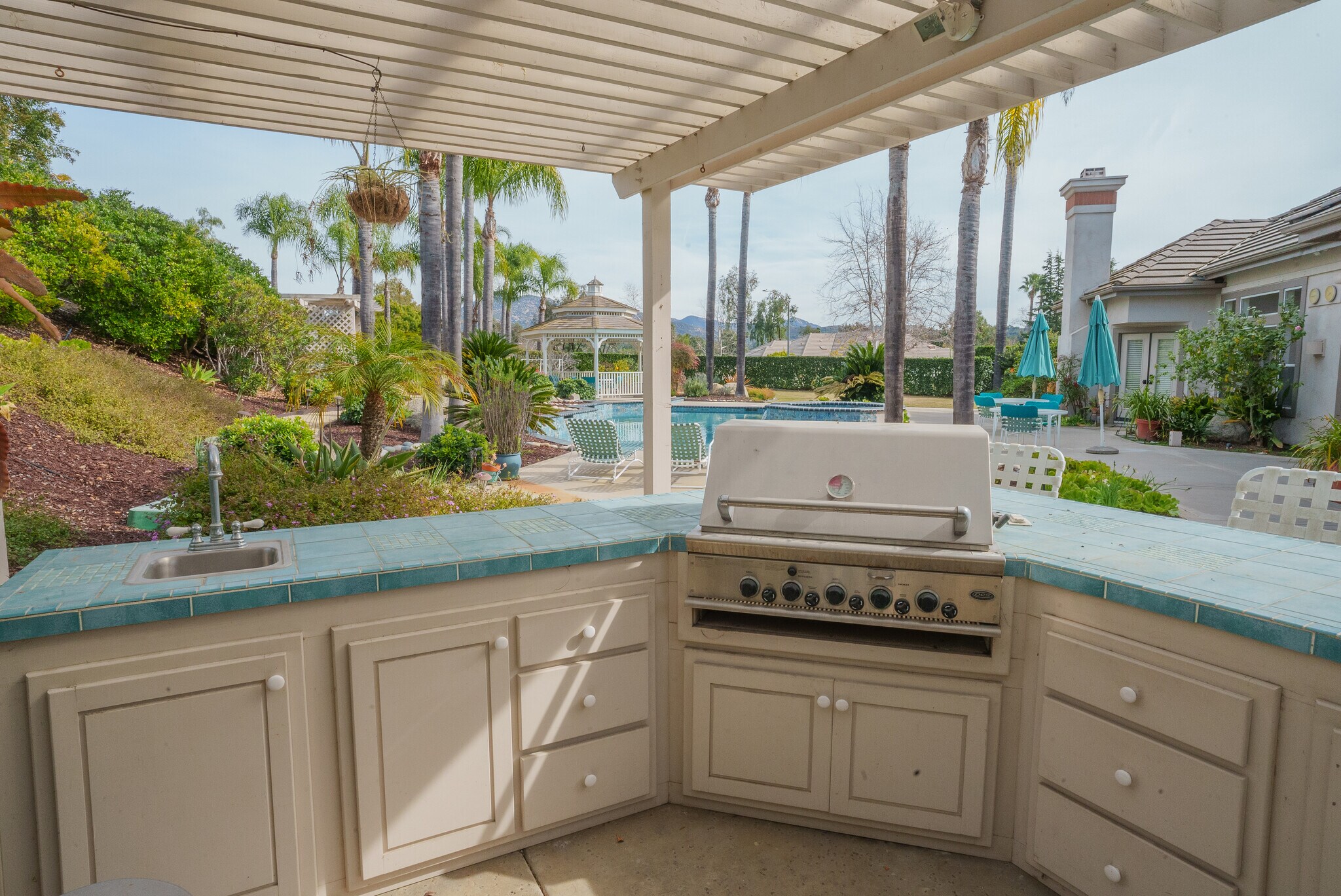 BBQ - 16880 Saint James Dr